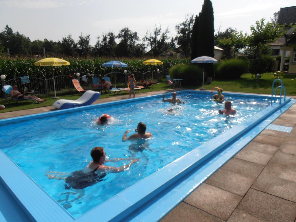 Ferienanlage Seehof Krumpendorf エクステリア 写真