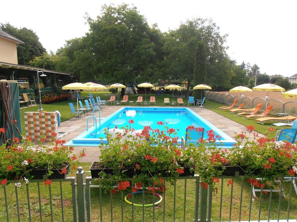 Ferienanlage Seehof Krumpendorf エクステリア 写真